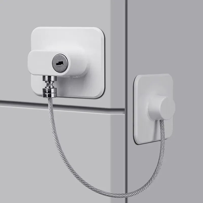 Verrou de sécurité bébé avec clé – Pour frigo, placards, fenêtres et tiroirs (câble 20 cm)